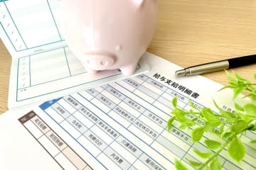 新卒入社から2度目の春、1年目より「手取り」が減ってしまいました…。「入社2年目」になったのになぜでしょうか？