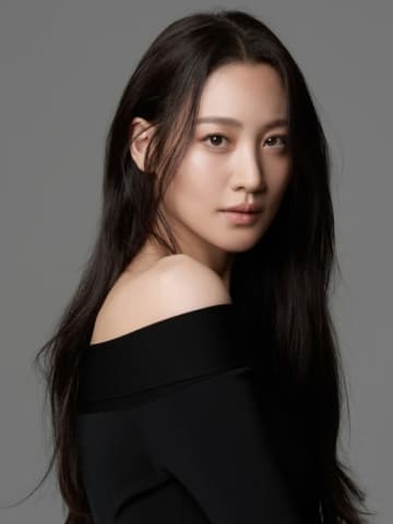 日本人役や『アベンジャーズ』出演が印象深い女優スヒョン、俳優部門撤退のYGを離れ再出発