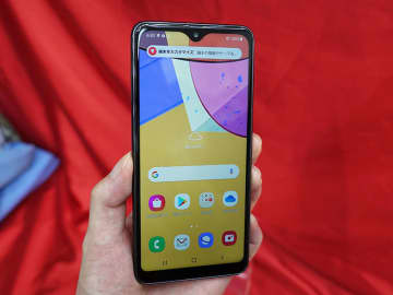 Samsungの5.8インチスマホ「Galaxy A21」が4,980円！中古品セール