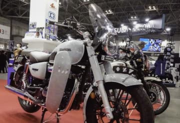 耳が痛くならないBluetoothスピーカー＆キジマが提案するレトロカスタム車両