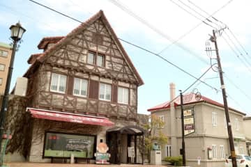 「函館カール・レイモン」100周年 ロースベーコンを復刻発売