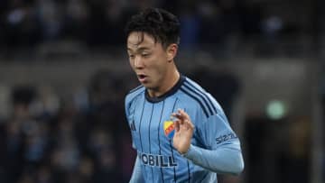 プレミア強豪に欧州で完敗の日本人19歳…悪くない評価も「これまでで最も厳しい試練に直面」