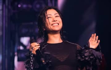 宇多田ヒカルの新曲に、選択的夫婦別姓を望む歌詞。「ありがとう」「びっくり」と反響