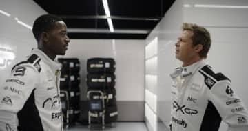 ブラッド・ピットが“カリスマ性”を発揮　『F1／エフワン』新メイキング映像＆新場面写真