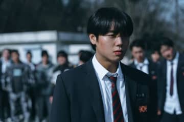 【韓国ドラマ】頭脳と友情を武器に戦え！パク・ジフン主演青春アクション『弱いヒーロー Class2』Netflixグローバル視聴１位獲得！『コッソンビ熱愛史』リョウンらが新たな友に