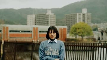TRACK15「脇役スター」MVに出演している女性は?