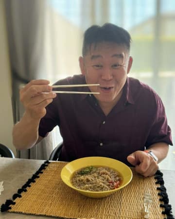 花田虎上の妻、“老後みたい”と笑えてきた朝食の風景に「仲の良いご夫婦」「ラブラブで羨ましい」と反響