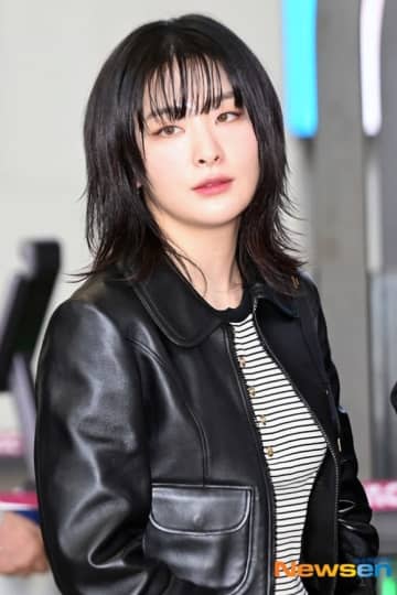 【PHOTO】Red Velvet スルギ、海外スケジュールのため中国へ…シックな魅力（動画あり）