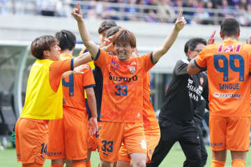 FC東京2シャドー左の｢15歳逸材｣が躍動も…元サッカー日本代表｢36歳エース｣の全ゴールに絡む活躍で清水エスパルスが5位浮上｢イメージはできていた｣