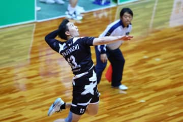 北海道YSの柳町逸太が左ジャンパー膝の診断を受け手術。術後の見通しは全治3ヵ月の予定