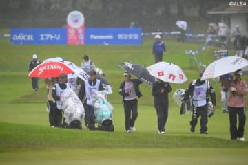 国内女子ツアーの初日は悪天候のためサスぺ　泉田琴菜ら6人が暫定首位