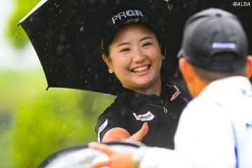 “100本のタケノコ掘り”で気分転換  小林夢果が暴風雨のなか大人のゴルフ