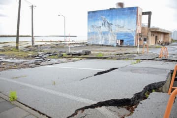 津波被災建物の保存を要請、石川　珠洲市「さいはてのキャバレー」