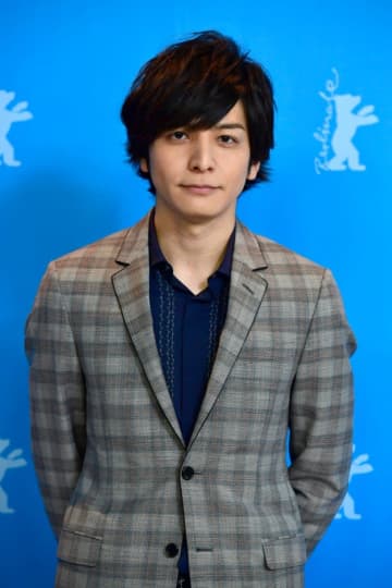 「何事！？」生田斗真と世界的アーティストの2ショットにSNS騒然「予想外すぎる」「えっぐいかっこいい」