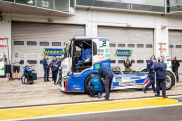 チェコでのETRC開幕前テストに王者キスら各陣営が新型トラックを投入。ダカール王者も参戦へ