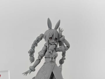 マックスファクトリー、ホロライブメンバーのプラモデル「PLAMATEA」や可動フィギュア「figma」の原型を展示！ぺこらさん、フブキさん、ルイさんの3商品が展示