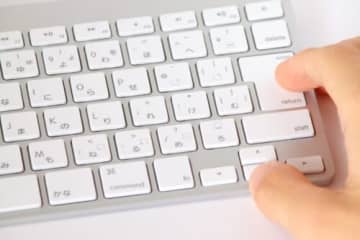 『キーボードが打ちづらい配列』にされている理由とは？不規則な並びになっているワケに驚き！