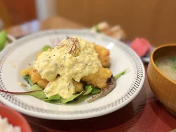 【代々木八幡】極上土鍋ごはんと熟成阿波尾鶏のランチがスタート！「heyhey（ヘイヘイ）」