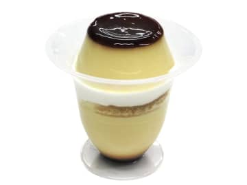 なめらかなプリンと少し固めのプリンでカラメルソースを染み込ませたスポンジとホイップクリームを挟んだ! セブン‐イレブンが「2つの食感 プリン＆ぷりん」を発売
