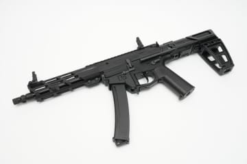 AIRSOFT97「C.A.T. Versatile-8 SMG」レビュー箱出しでカスタムガン同等の精度とキレ！ バッテリー交換も手軽で魅力的