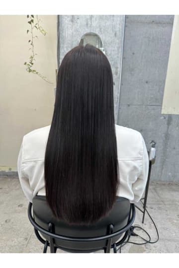「後ろ髪美人」「キラキラ女子」　42歳芸人、後ろ姿→正面ショットにネット笑撃「お前やないかい」