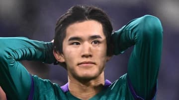 19歳の日本人大器、ゴールのお祝いで負傷して決勝戦欠場か…「愚かなケガ！？笑い事ではない」と海外紙