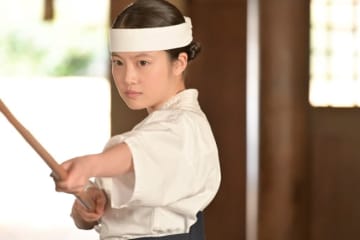 来週の『あんぱん』“のぶ”今田美桜、“黒井”瀧内公美から忠君愛国の精神を叩き込まれる