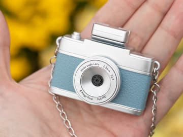 【いつモノコト】スリコのトイデジカメを買ってみた　2750円でレトロな絵が撮れる!