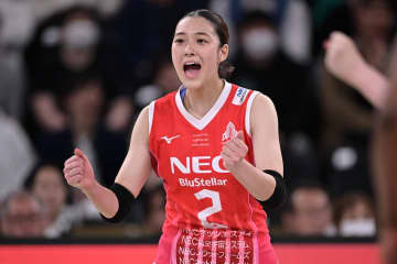 「個人個人でプレーしてしまった」完敗で３連覇へ崖っぷち…“古賀紗理那の後継者”が逆襲宣言「全部出し切って勝つ」【SVリーグ女子ファイナル】