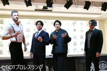 To-yがクレジットカードで購入した7万円のスーツで登壇しクリス戦を熱望！「優勝したら、このカード地獄が晴れるかもしれない」