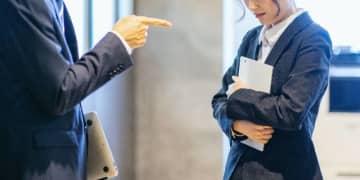 「上司に違法行為を強要された」偽装請負への“加担”でうつ病を発症…女性従業員の訴えに裁判所の判断は？