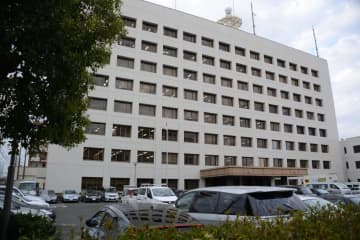 老人ホーム入所男性が死亡、佐賀　傷害疑い、介護士の男を逮捕