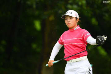 2戦連続優勝目指す佐久間朱莉　今週の会場で思わず「ニヤニヤ」してしまったできごとって？【女子ツアーの“ヒトネタ”】