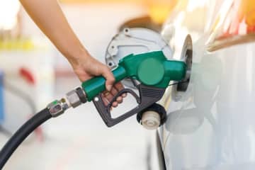 5月連休中の遠出計画はちょっと待った？ 夏ごろまでにガソリン価格は1リットル＝140円以下まで下がるかも！
