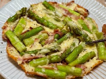 カリカリ食感にやみつき！「アスパラチーズ焼き」の作り方