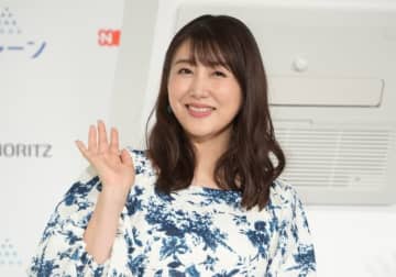 「染めた？」安めぐみ、人気漫画『呪術廻戦』コスプレを披露→「一瞬誰だと」「海外のモデルさんみたい」