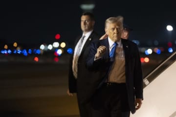 トランプ氏、米景気懸念打ち消し　「全ては順調、これは移行期間」