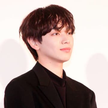 「お肌綺麗すぎ」宮世琉弥、大接近！どアップSHOTに反響「かっこいい」「キュンキュン」