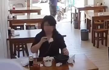 飲食店で女性客が鼻をかんだ紙を器や調味料入れに押し込む、警察が身元特定へ―上海市