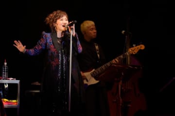 【ライブレポート】渡辺美里、デビュー40周年記念ライブ開催「これからも音楽の旅をご一緒できたら」