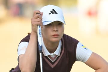 渋野日向子が連続イーグルで急浮上　解説・羽川豊はスイング絶賛「悩みがなくなった感じ」