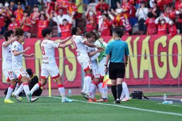 降格圏の名古屋が国立対戦を制す！ 稲垣、和泉、椎橋の鮮烈弾で３－０快勝、清水は５試合ぶりの黒星に