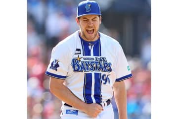 バウアー吠えた、巨人戦初勝利＆NPB初完封　松尾が決勝犠飛＆盗塁3度阻止