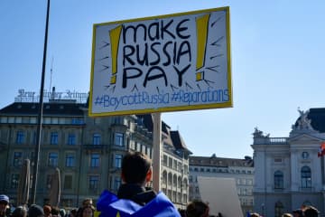 ロシア資産の没収議論　スイスはなお様子見