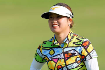 23歳女子ゴルファーが掴んだ初Vチャンス　西郷、笹生、山下と競い合った仲村果乃が－7首位「同期はすごい…私はホンワリで」
