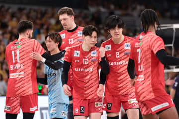 【バレーボール】サントリー〝大逆転劇〟で先勝　勢いに乗る愛知を０ー２から下し初代王者に王手
