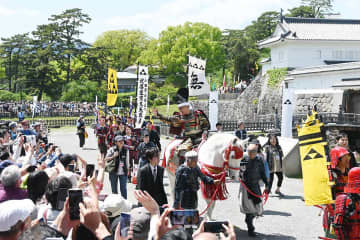 小田原北條五代祭り、武将ら1700人練り歩く　合田雅吏さん、高嶋政伸さん、柳沢慎吾さんも登場