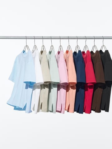 【ユニクロの990円】が最強！ 売り切れ間近の「半袖Tシャツ」をGETして♡