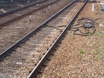 京急線井土ケ谷駅で人身事故　上下線で一時運転見合わせ、2万9千人に影響