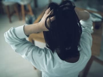 「子どもがかわいそう」「私は夫を立てたのに」出産後の実母の過干渉にイライラが止まらない